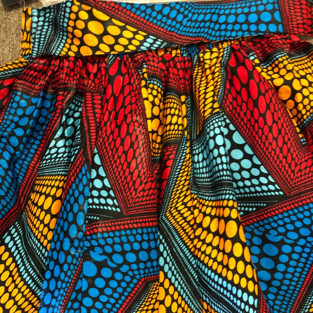 VIBRANT BRIGHT AFRICAN PRINTS - Picture 2 of 2